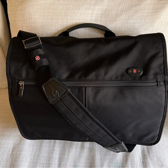 Victorinox Bags Victorinox Black Nylon Messenger Bag 7 Poshmark